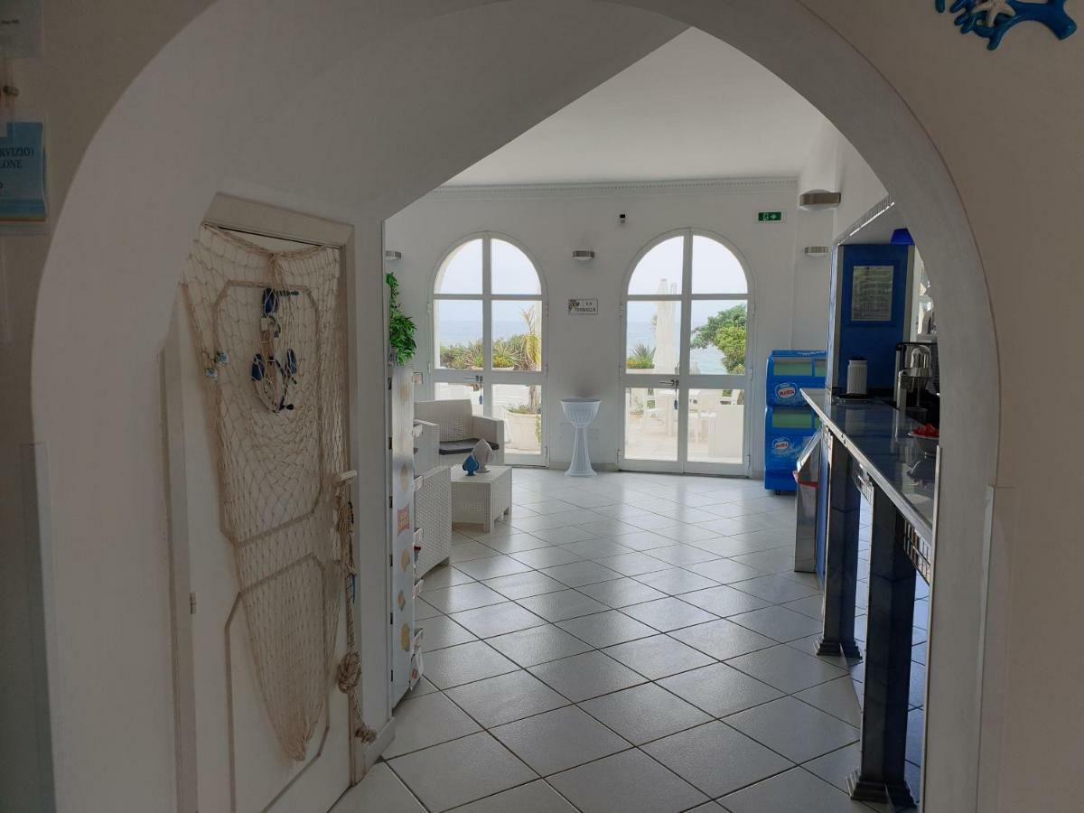 Hotel Caraibisiaco Sul Mare San Pietro in Bevagna Exterior photo
